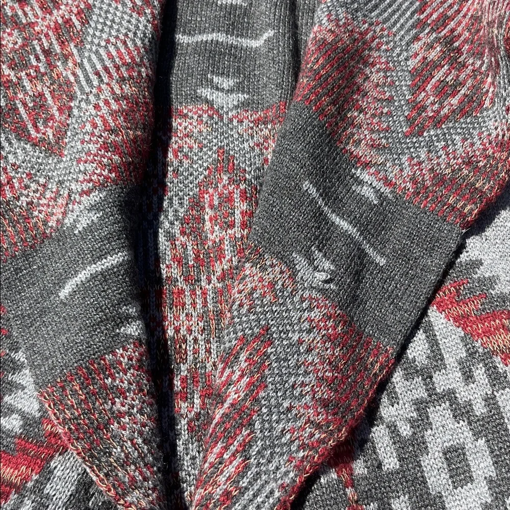 Aztec Pattern Eleven Star Cardigan Size Large 100% Acrylic